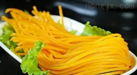 玉米面條機的客戶直播現(xiàn)場